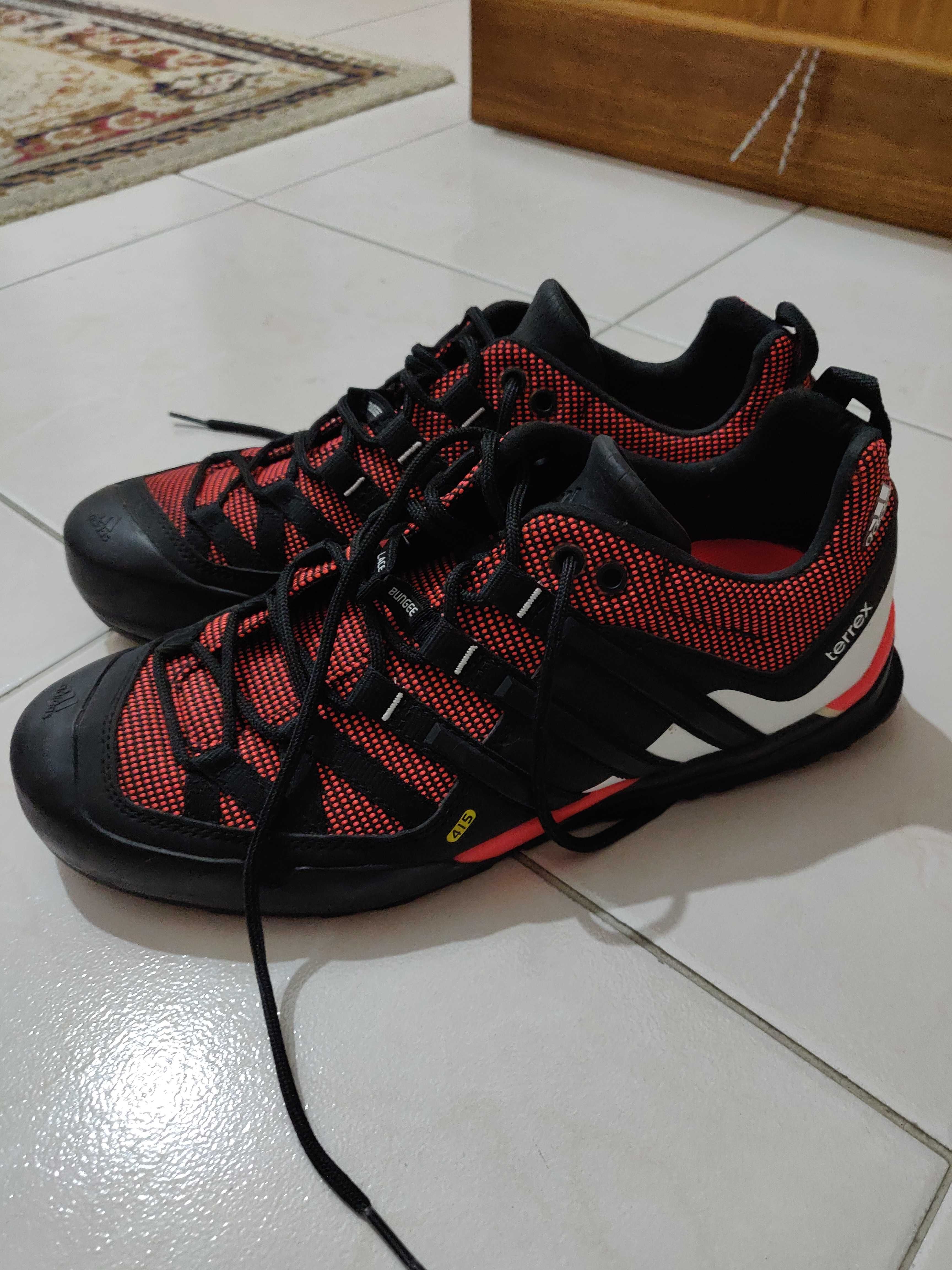 Sapatilhas Adidas Outdoor Terrex Solo