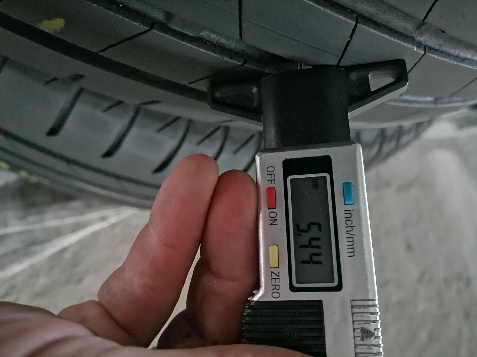 Літні Шини БВ 215/60 R17 BRIDGESTONE Turanza T005 Склад