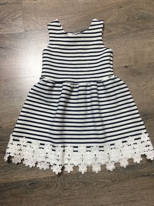 Святкові сукні для дівчинки