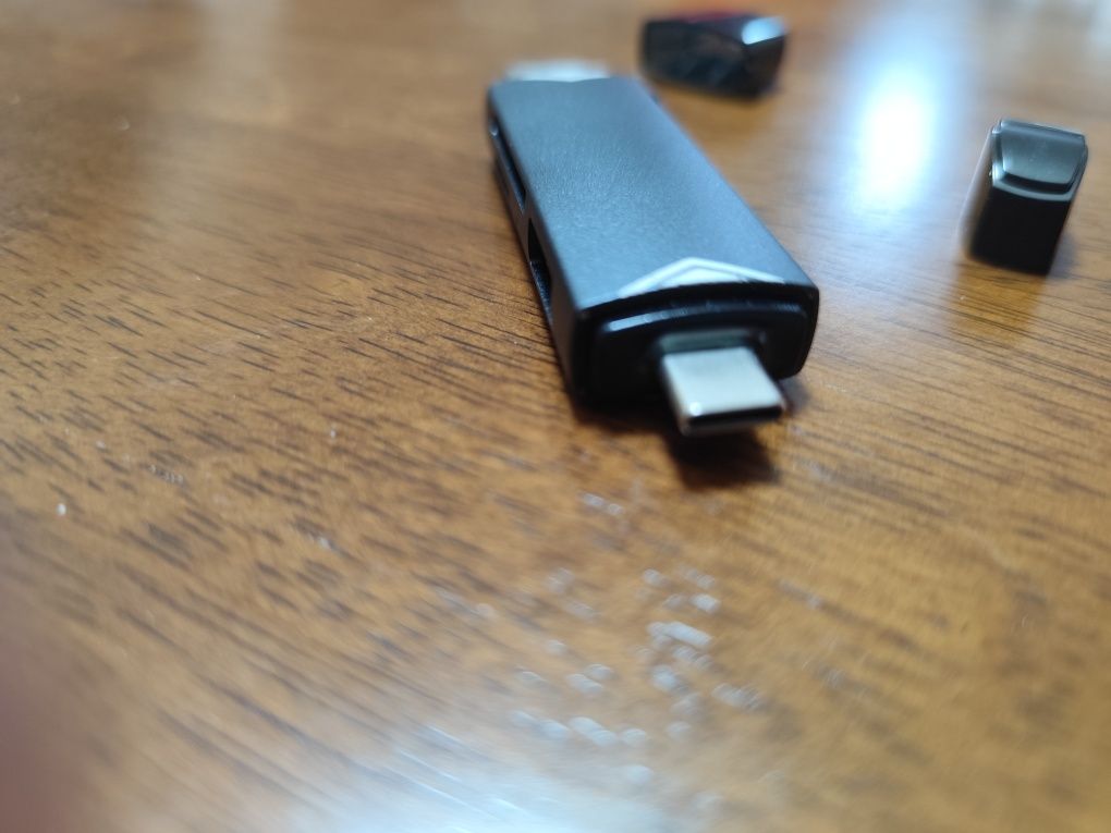 Leitor de cartões 6 em 1 com USB 3.0