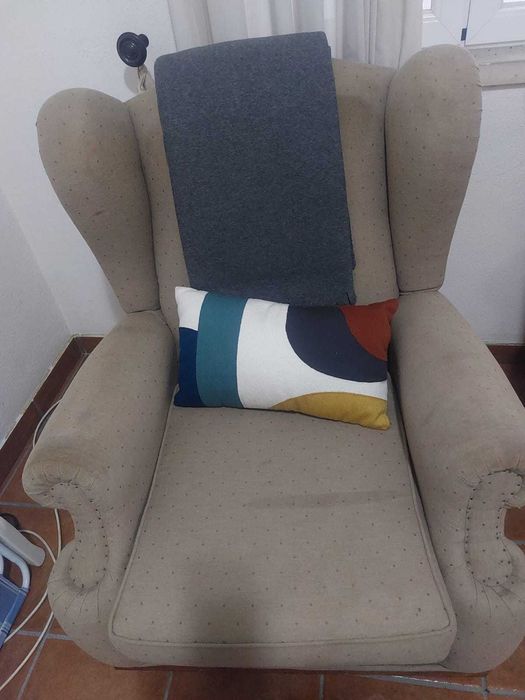 Conjunto  Sofá + 2 poltronas