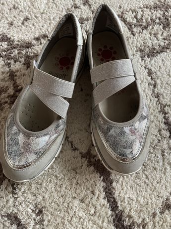 Туфлі для дівчинки 35 р