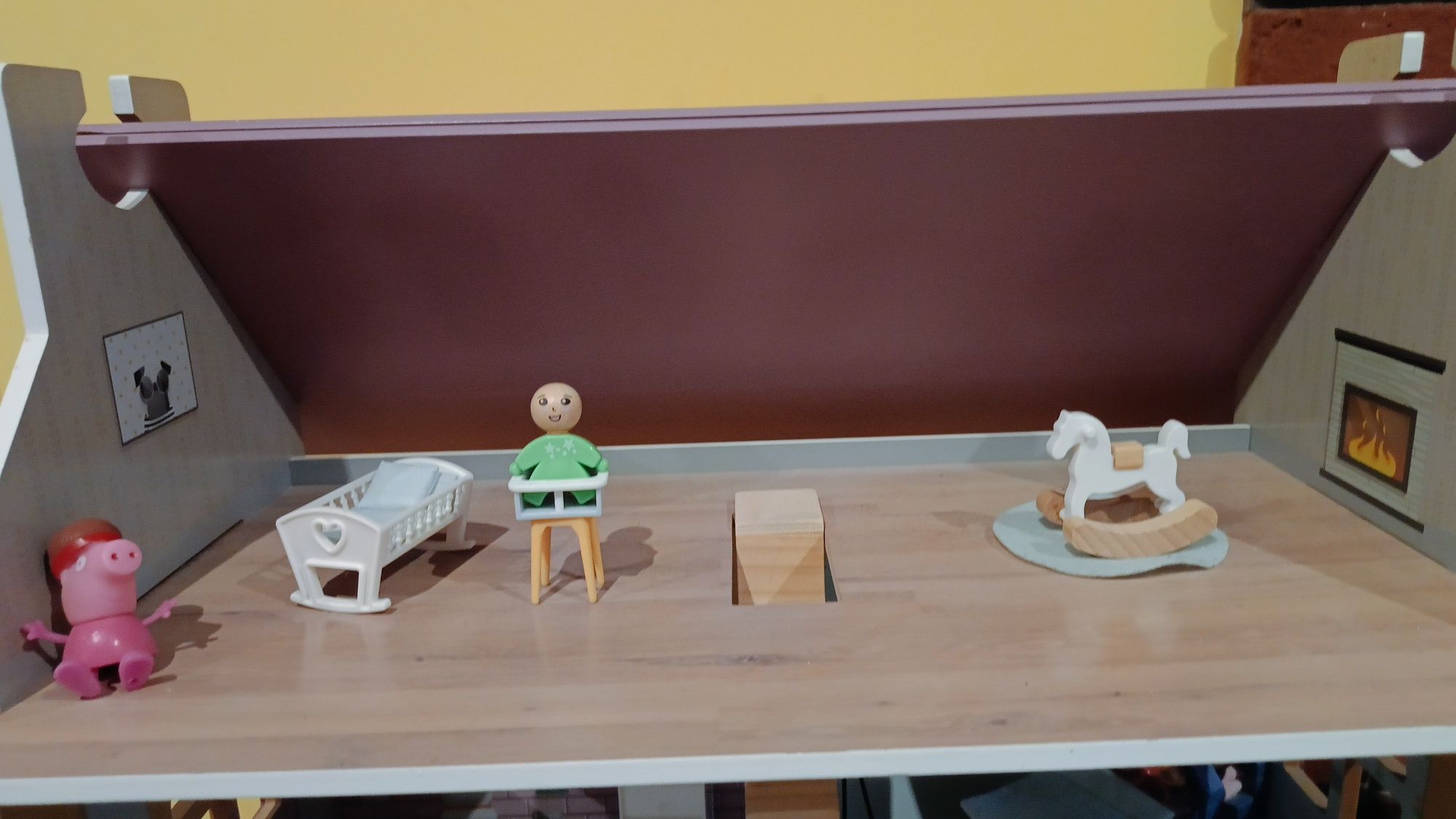 Domek drewniany Playtive dla lalek