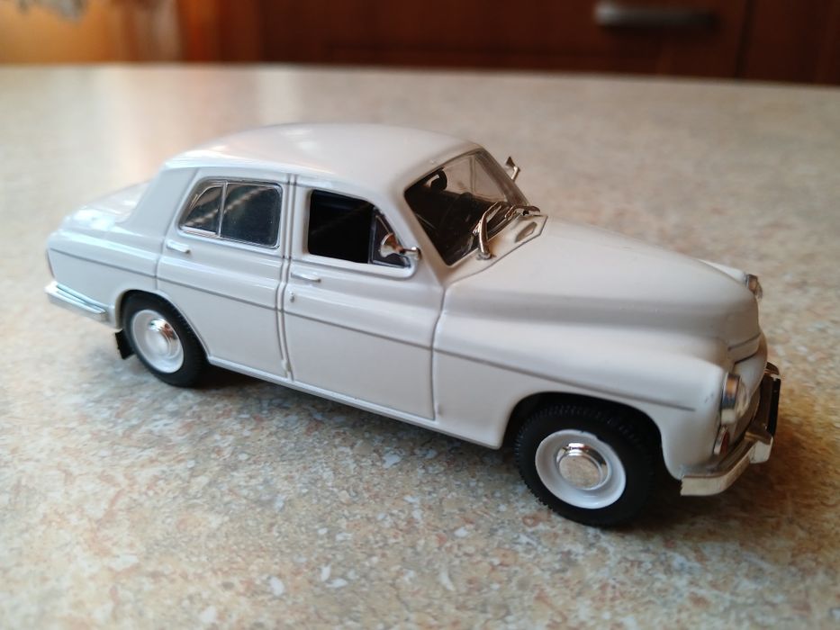 Modele Legendy PRL- Warszawy