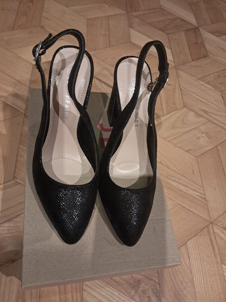 Buty na obcasie,  rozm. 38