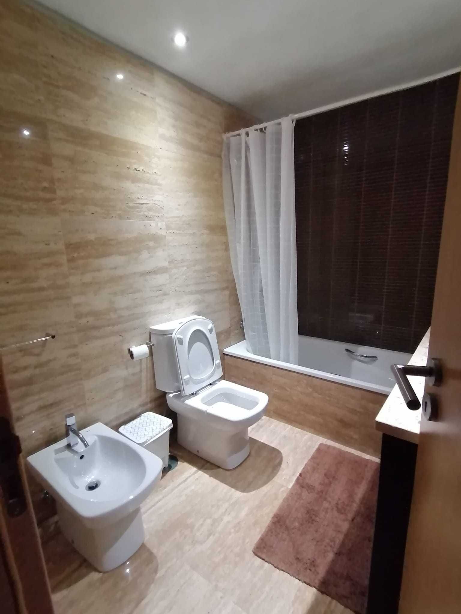 Quarto para arrendar polo universitário