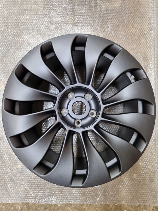 Диски одноширокие R18 W8.5 PCD5x114.3 ET40 DIA 64.1 Tesla Model3,S,X,Y