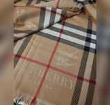 Camelowa bardzo duża piękna mięciutka chusta Burberry