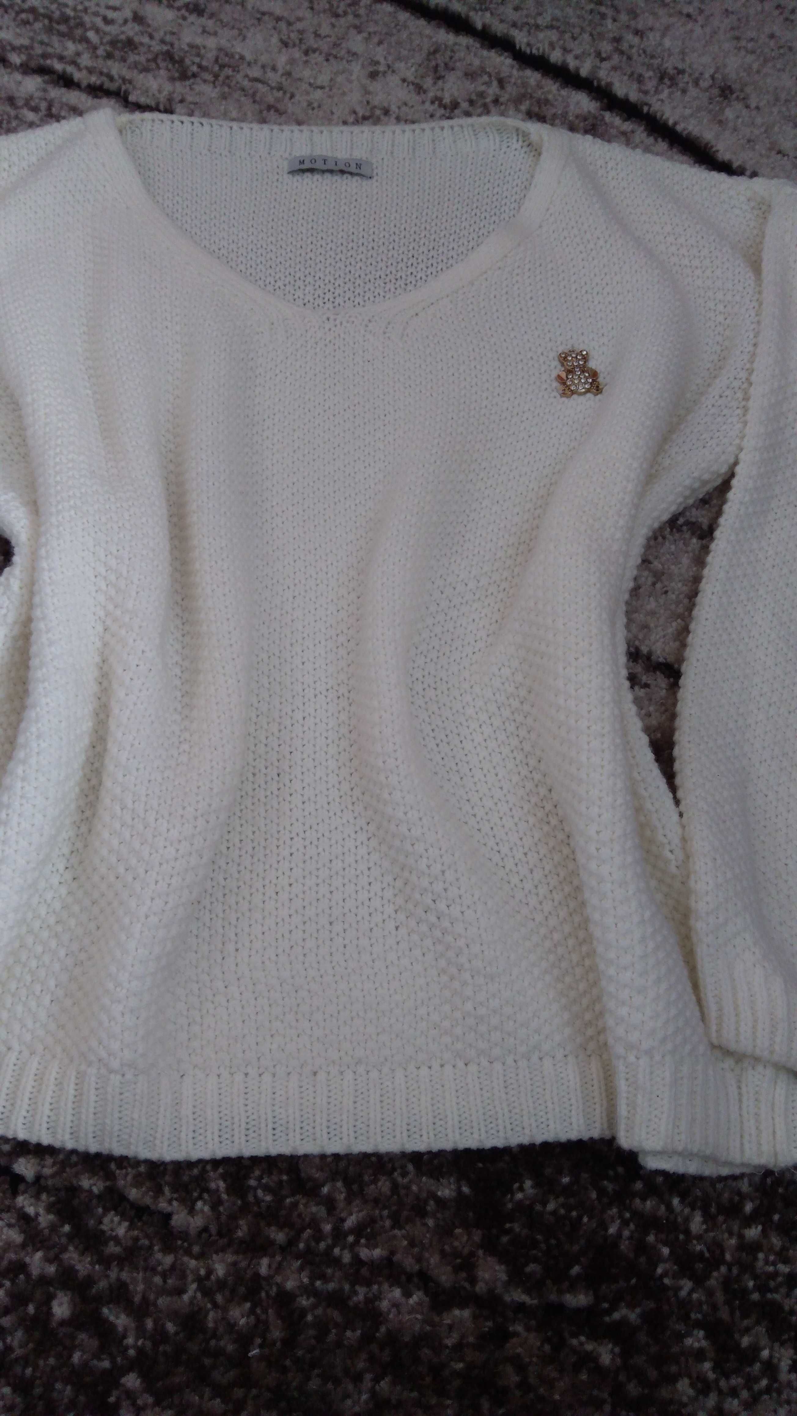 Kremowy sweter uni oversize butik Motion uniwersalny