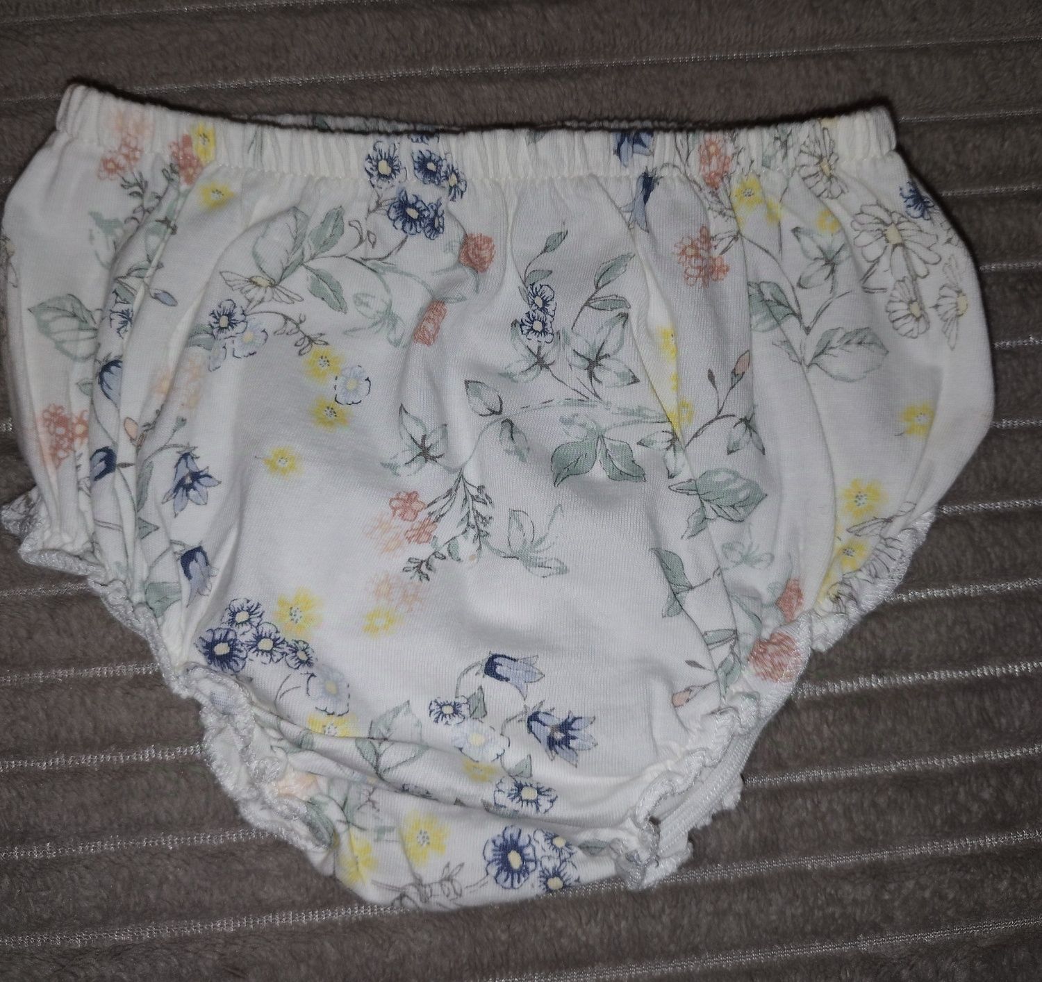 Bloomersy majteczki dziewczęce 68 na pieluchy