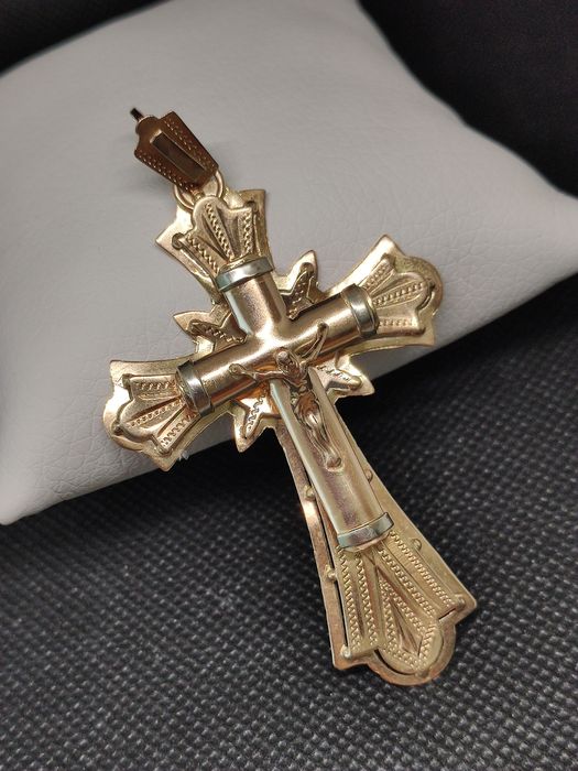 Крест золотой 75мм