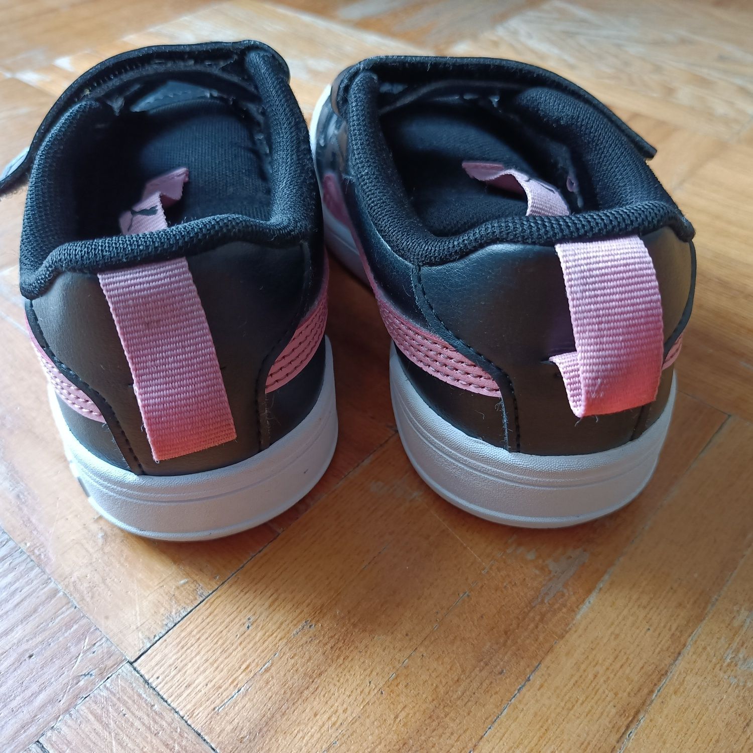 Buty Puma dziewczęce roz. 31