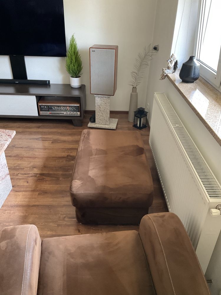 Wypoczynek, sofa, fotele. Meble tapicerowane do salonu.