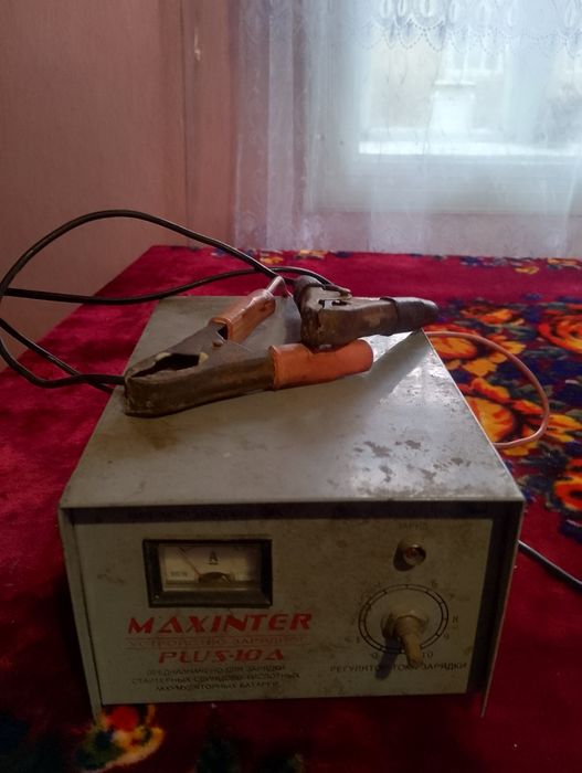 Продам зарядний пристрій MAXINTER plus 10 A