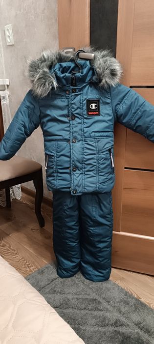 Продам дитячий зимовий комбінезон в ідеальному стані