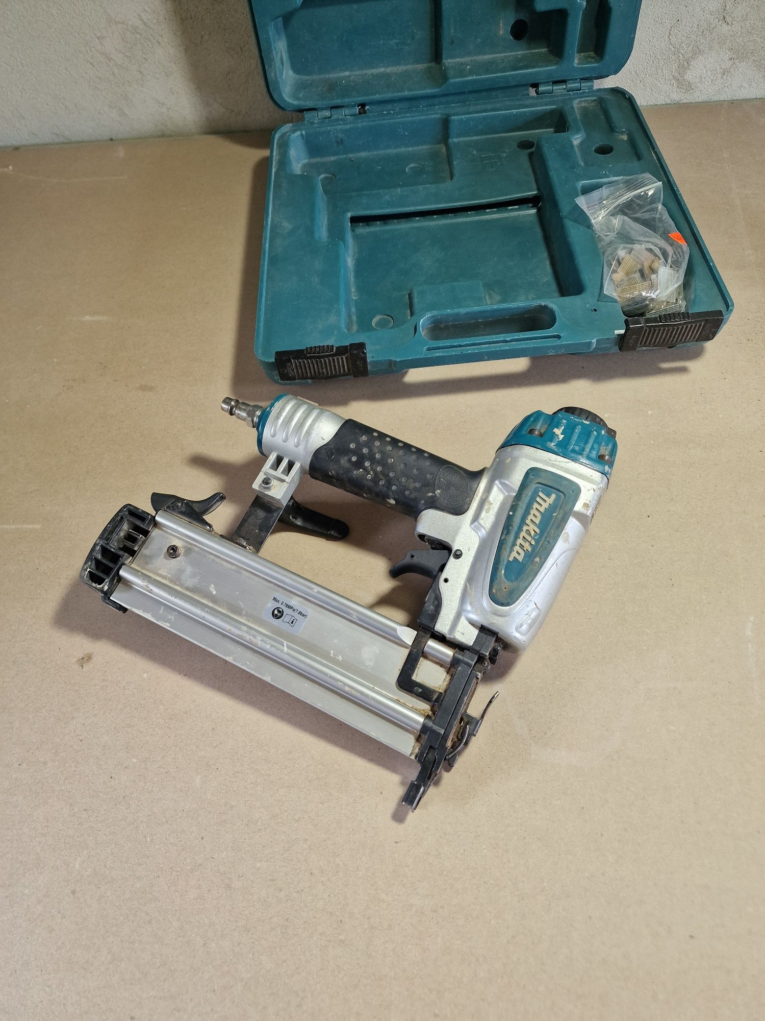 Makita AF505 gwoździarka pneumatyczna