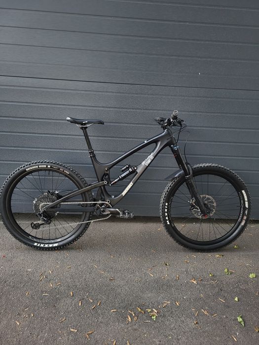 Велосипед двухпідвіс карбоновий Diamondback misison 1