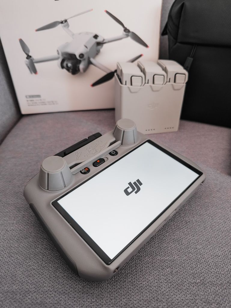 Dron DJI Mini 4 PRO Fly More Combo + Care + Mega zestaw filtrów!