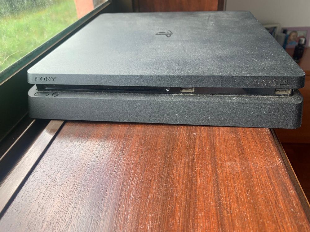 Playstation 4 Pro 1 TB