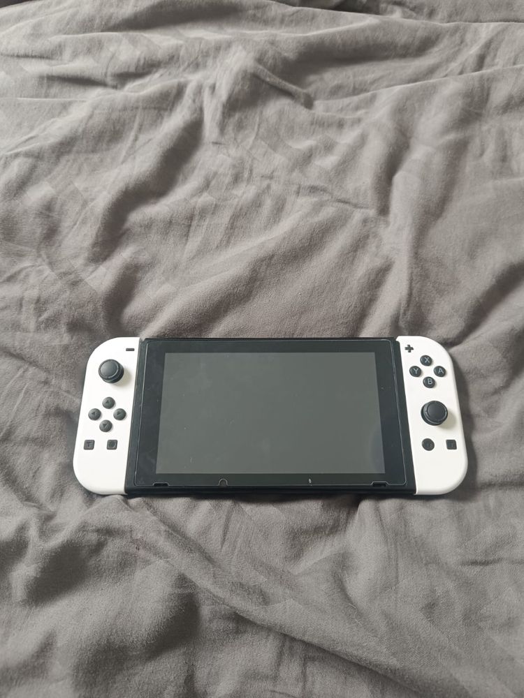 Nintendo Switch V2+4 gry