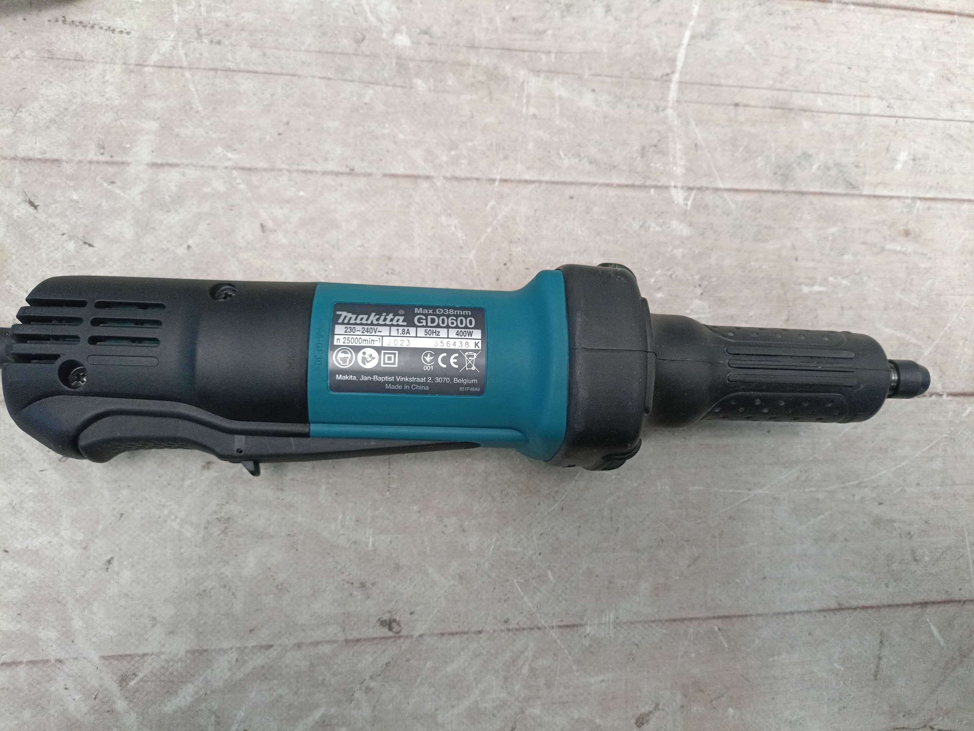 Makita GD0600 пряма шліфувальна машина, цанга 6мм, 400Вт