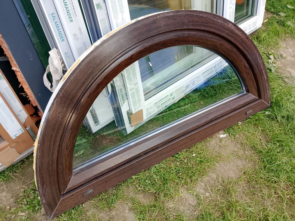 Okno łukowe 118x59 plastikowe uchylne dąb bagienny
