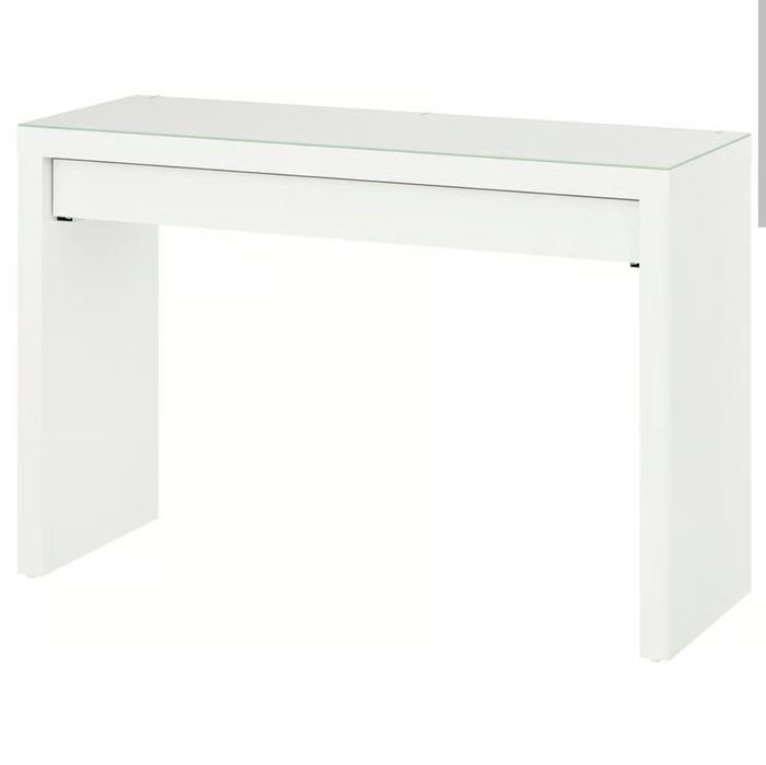 Biała toaletka malm / biurko