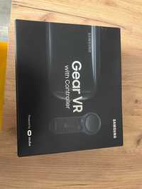 Samsung Gear VR with Controller Powered by Oculus