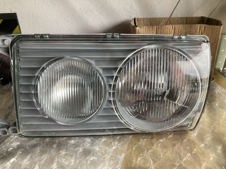 Optica Esquerda/Direita Mercedes Benz W123