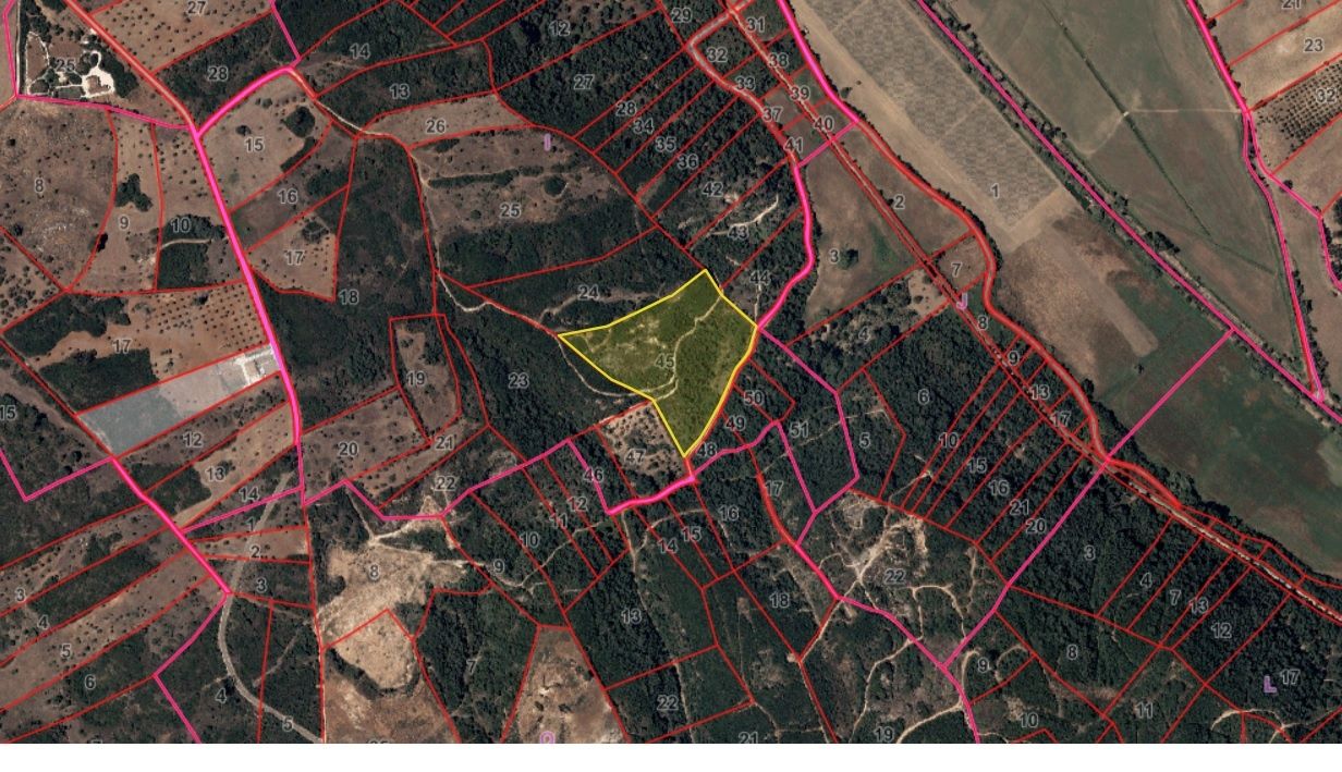 Terreno com 29.760m2 perto da A1