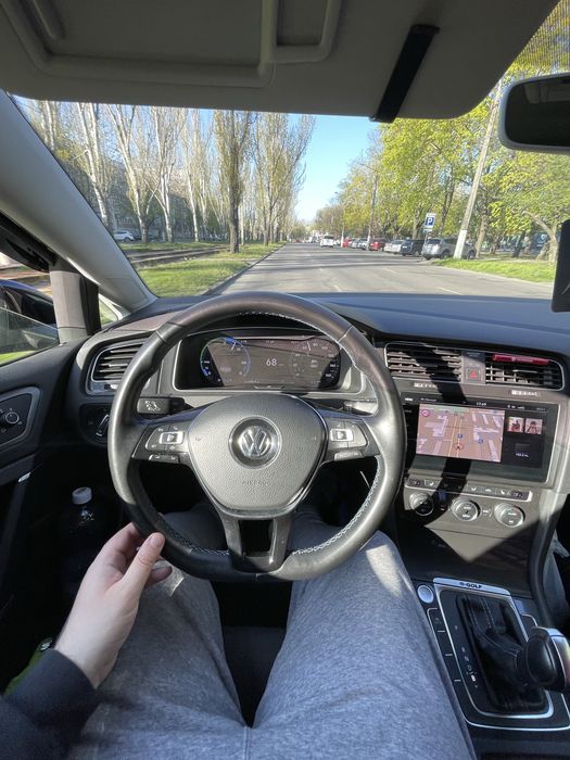 Volkswagen e-Golf  36 кв