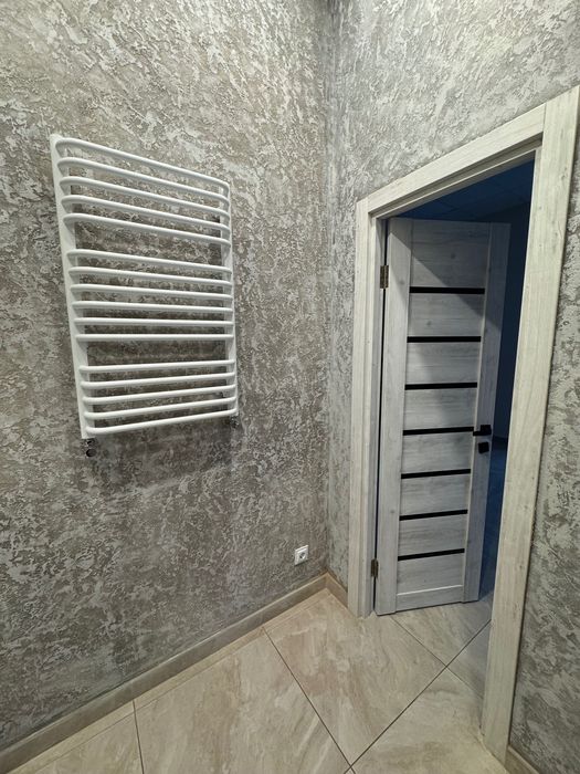 Продам комерційне приміщення в новобудові в центі міста власник