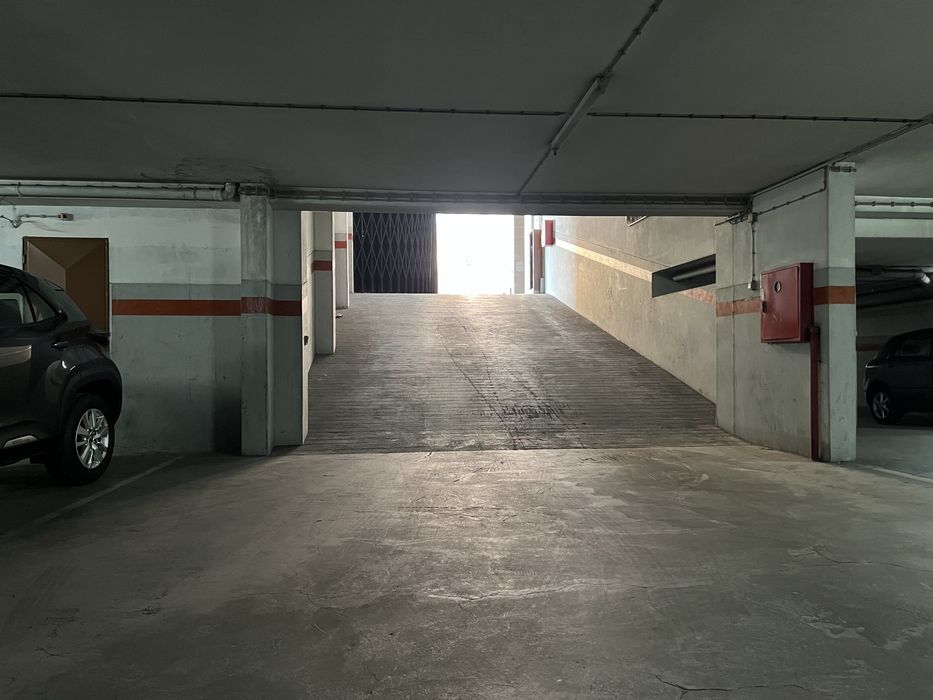 Alugo Lugar de Garagem junto ao hospital da Prelada