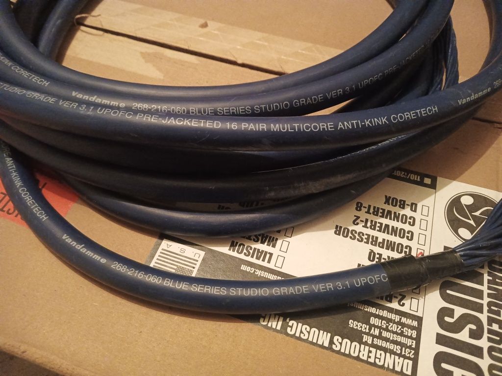 Kable multicore 8 Van Damme Blue