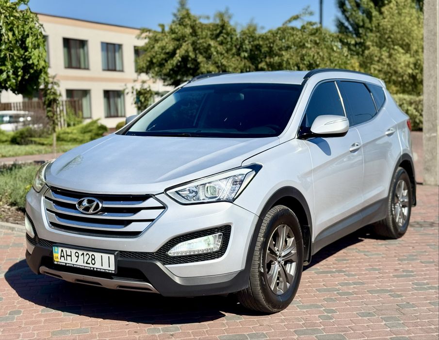 Продам Официальный Hyundai Santa Fe 4x4 2.2 DIESEL 2013 год