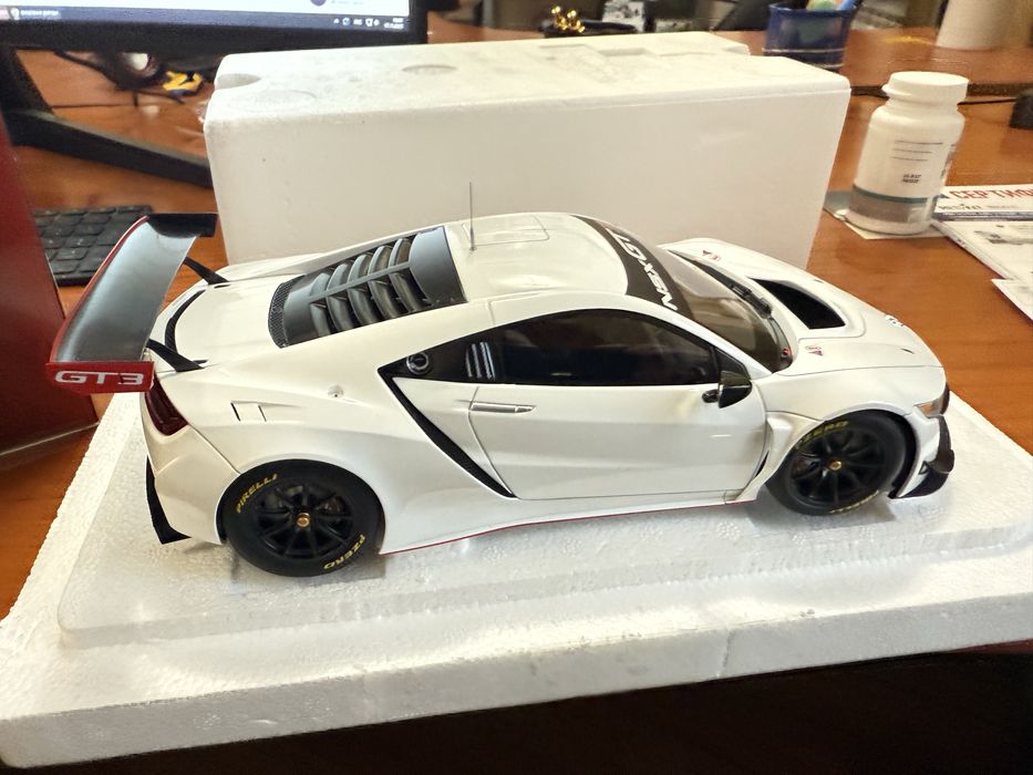 Auto art 1/18 honda nsx GT3 AutoArt