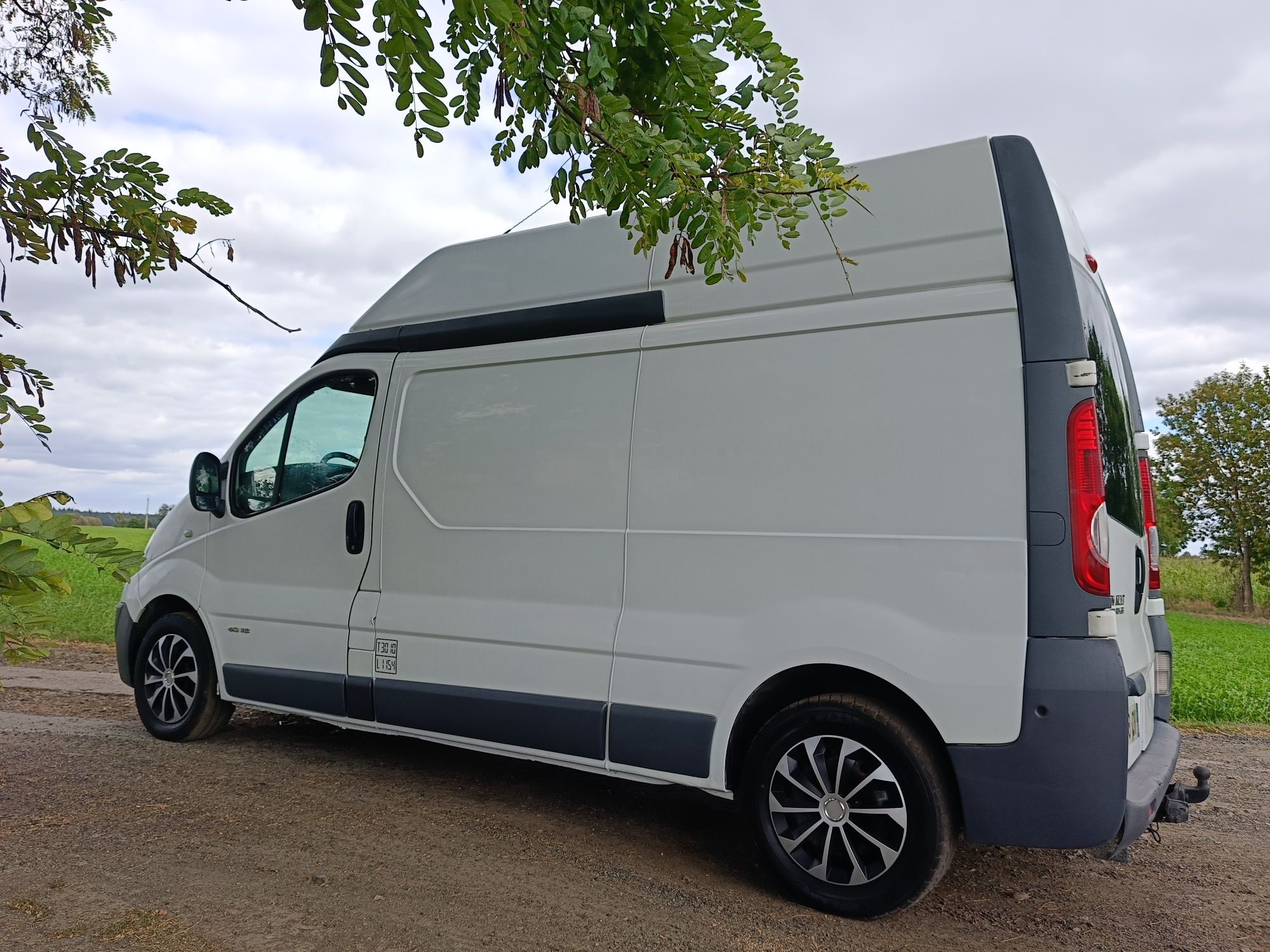 Renault Trafic Long L2H2 Wysoki 2.0 DCi 115 KM Vivaro Webasto Hak