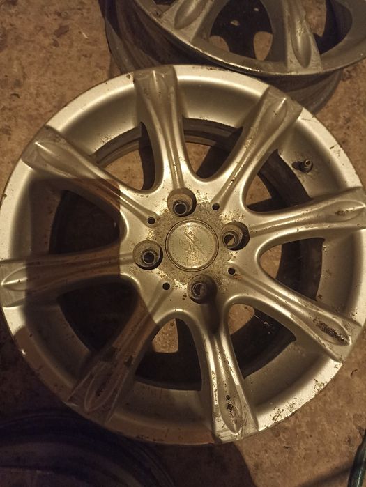 Продам титани r15