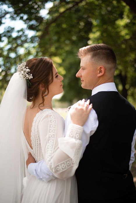 Розкішна весільна сукня!