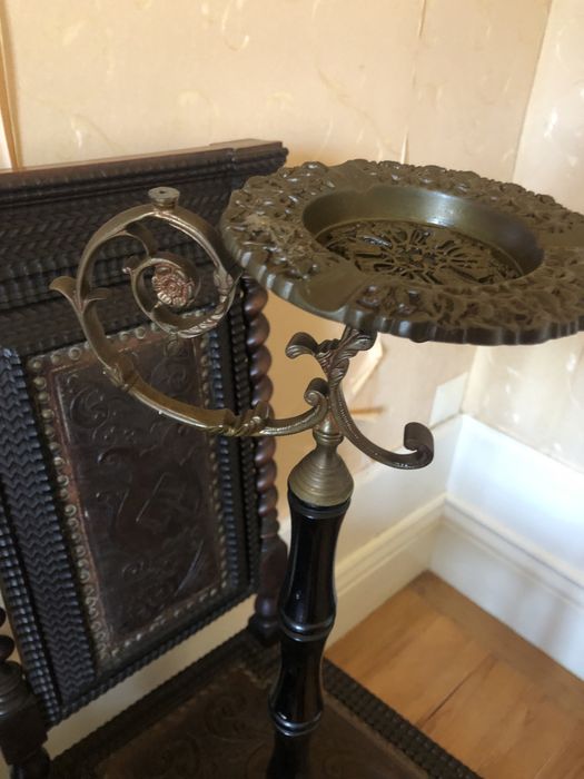 Cinzeiro de pé muito antigo vintage