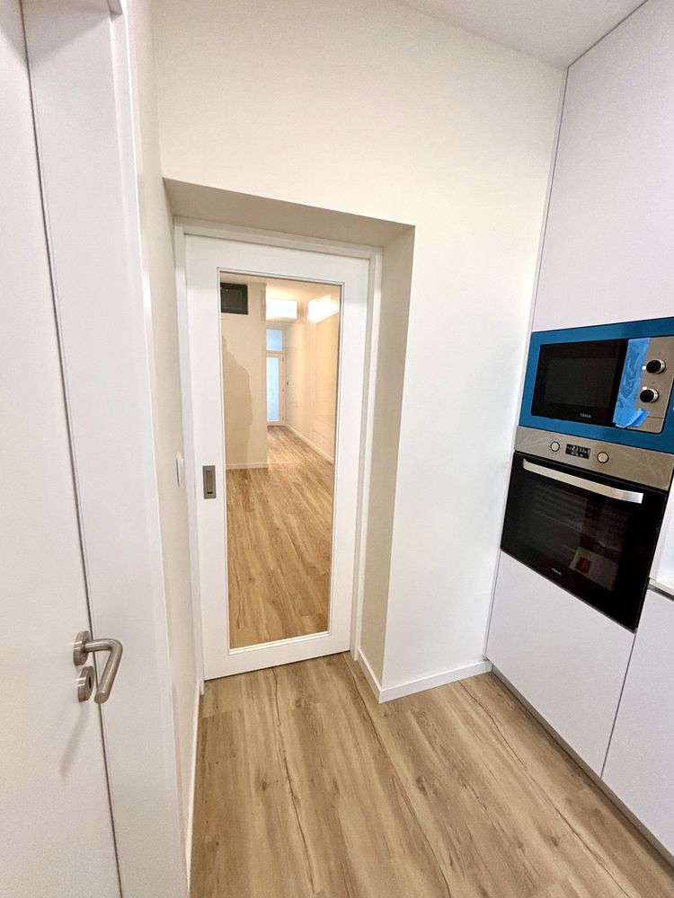 Quarto em moradia com 3 quartos para estudantes.