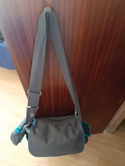 Saco de passeio bebé para transportar os bens essenciais