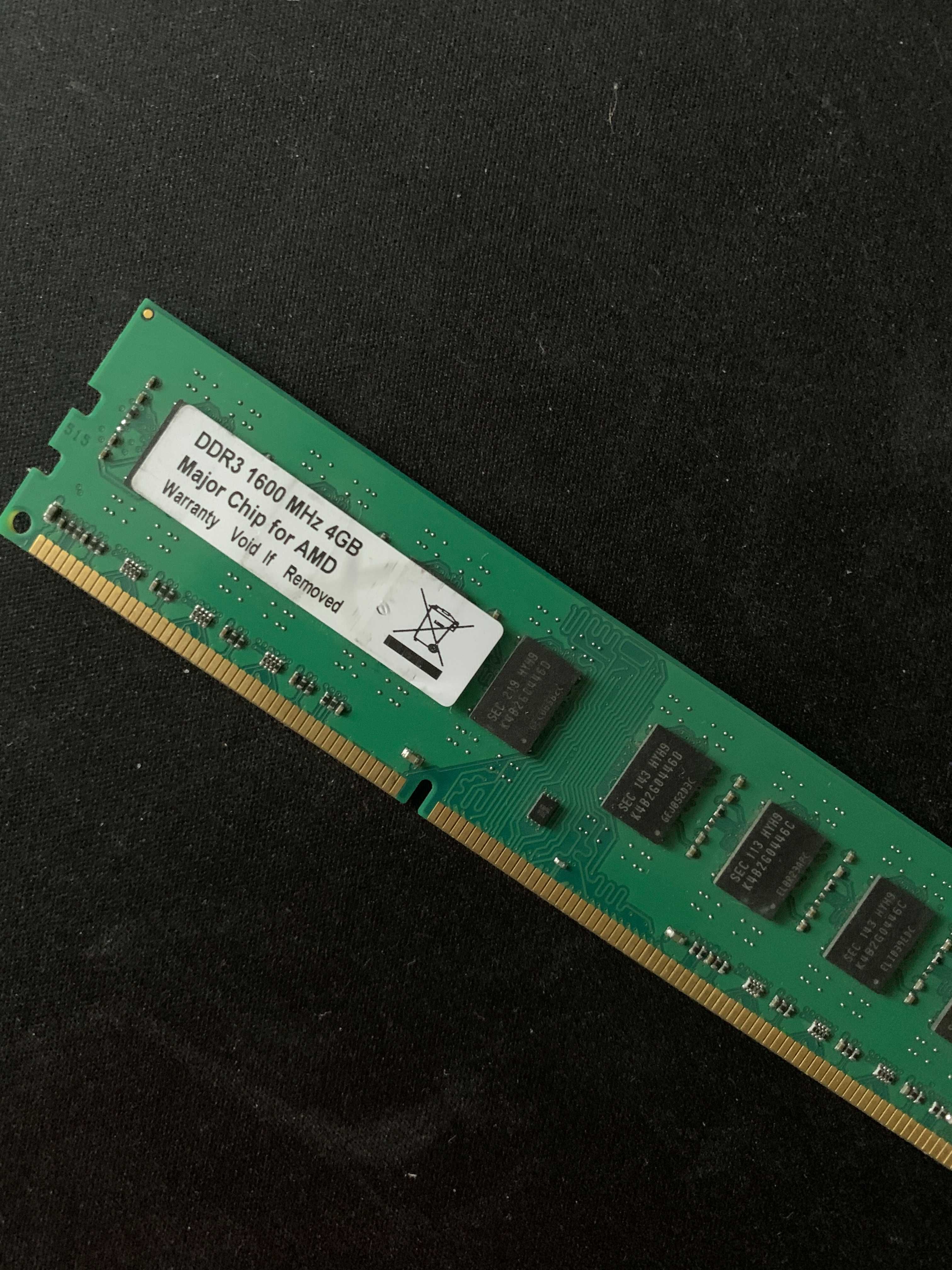 Пам'ять RAM DDR3 / 4 Гб / 2 Гб