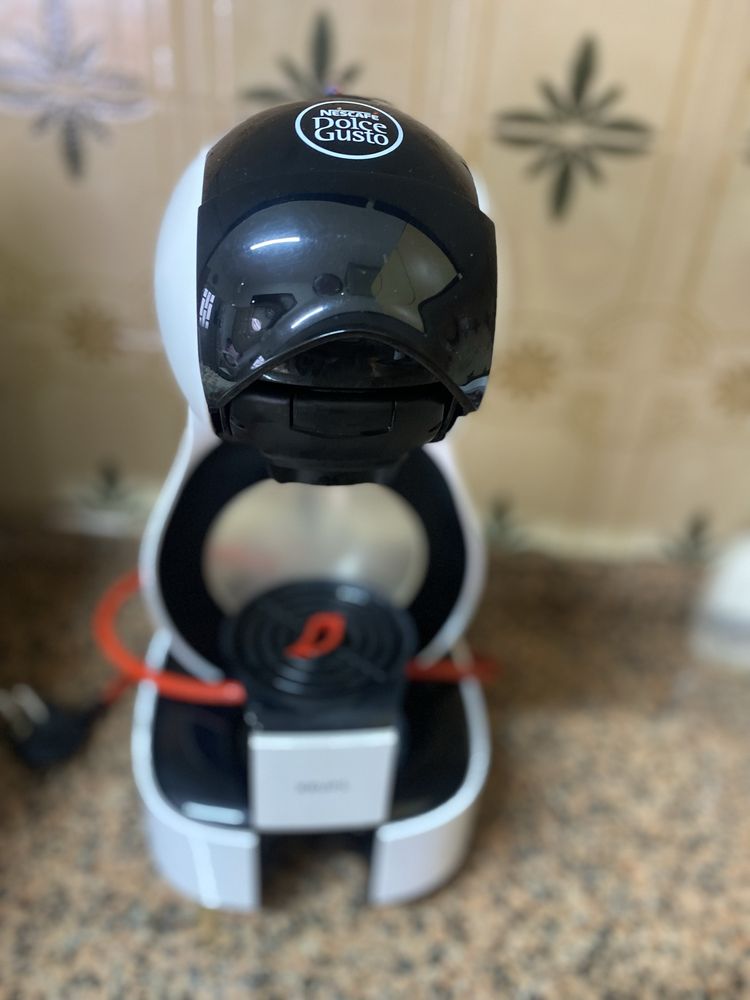 Máquina de cafe dolce e gusto