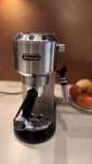 Ekspres kolbowy De Longhi EC 685.M Dedica Style