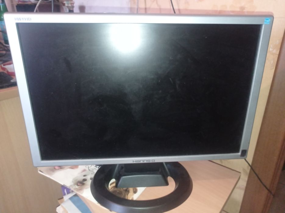 Монитор hanns-g hw191d тухнет через секунду