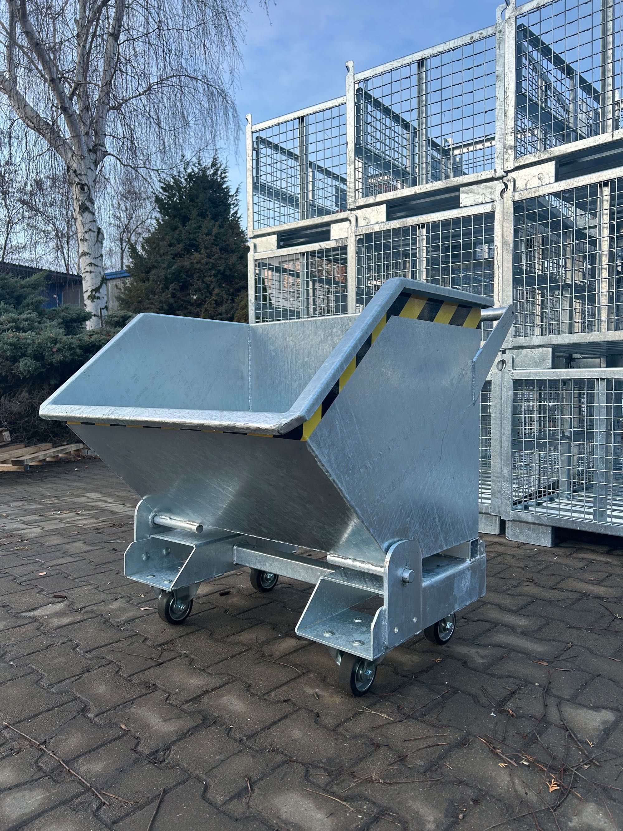 Kontener samowyładowczy / Koleba / Kontener ocynkowany 250L