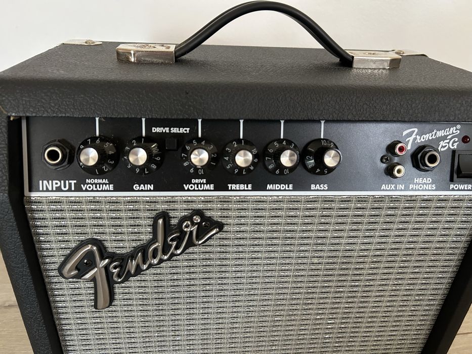 Amplificador Fender Frontman 15G