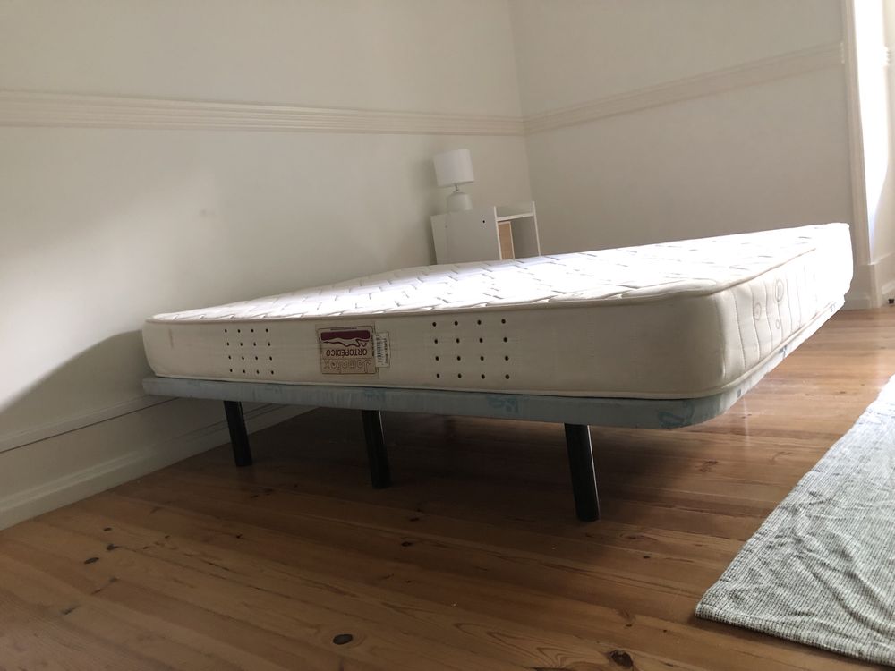 Cama Sommier com colchão