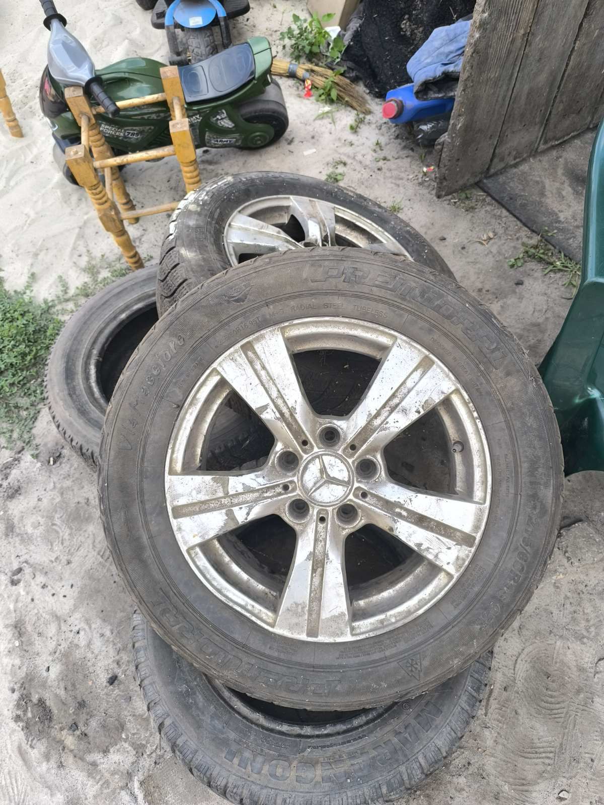Продам титаны  р.14